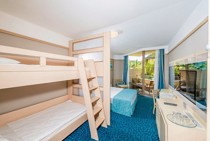 VONRESORT Golden Coast - Wohnbeispiel Familienzimmer 1 französisches Bett 1 Etagenbett