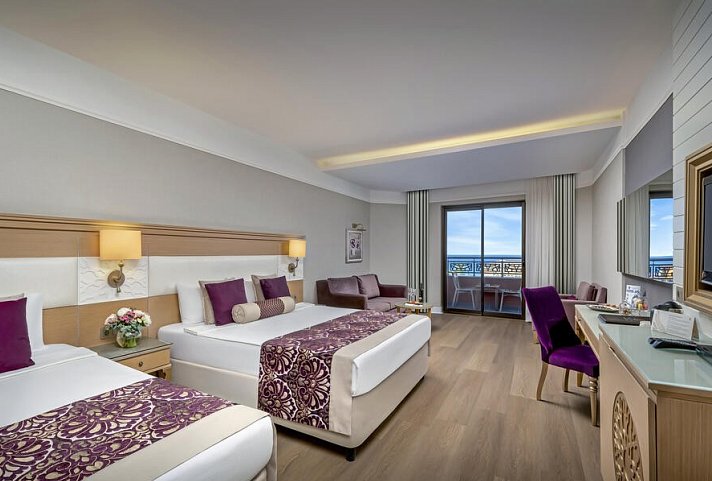 Villa Side Residence - Wohnbeispiel Doppelzimmer Komfort seitl. Meerblick (Zimmercodierungen DFN & DCN)
