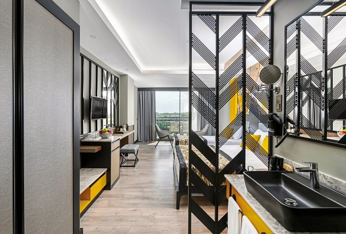 Arnor De Luxe Hotel & Spa