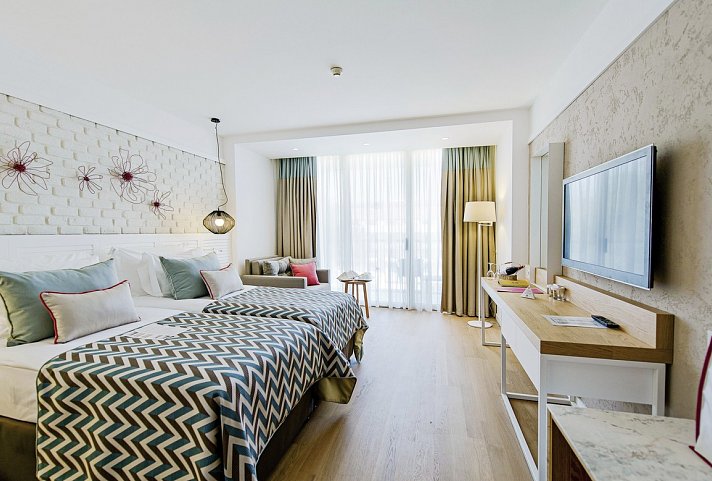Akra Kemer