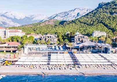 Sailor's Beach Club Kiris