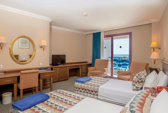 Grand Kaptan - Wohnbeispiel Doppelzimmer seitl. Meerblick (Zimmercodierungen DBN & DCN)