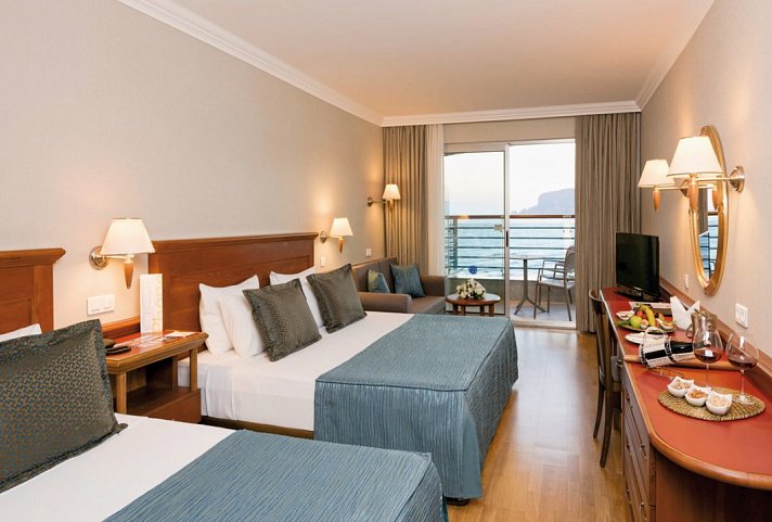 Grand Kaptan - Wohnbeispiel Doppelzimmer seitl. Meerblick (Zimmercodierungen DBN & DCN)