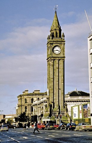 Höhepunkte rund um Belfast (ab/bis Dublin) - Albert Memorial Clocktower Belfast