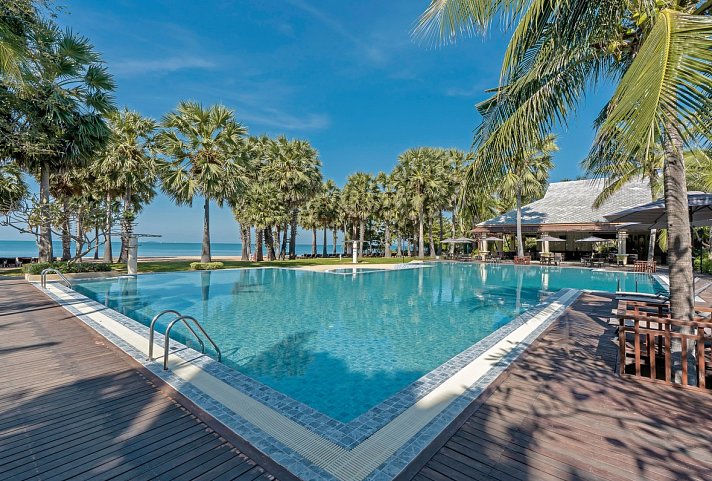 Ravindra Beach Resort & Spa