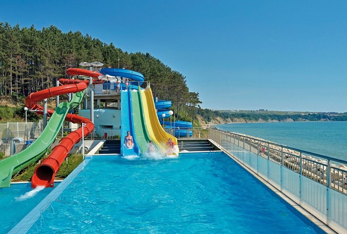 Sol Luna Bay Resort