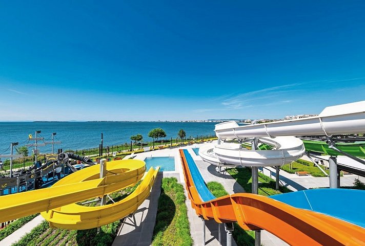Voya Beach Resort