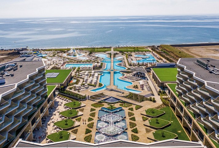 Wave Resort