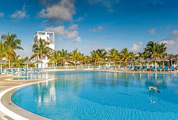 Memories Caribe Beach Resort