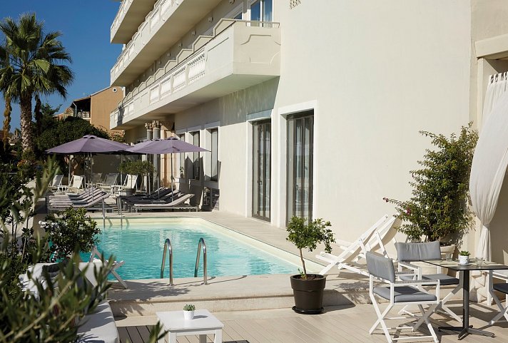 Mon Repos Palace