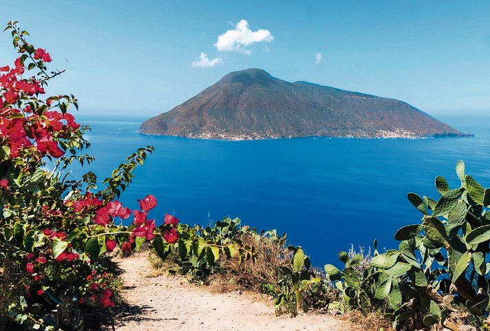 Inselhüpfen individuell - Lipari, Stromboli, Salina - Blick auf Lipari