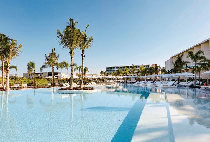 Family Selection at Grand Palladium Select Costa Mujeres