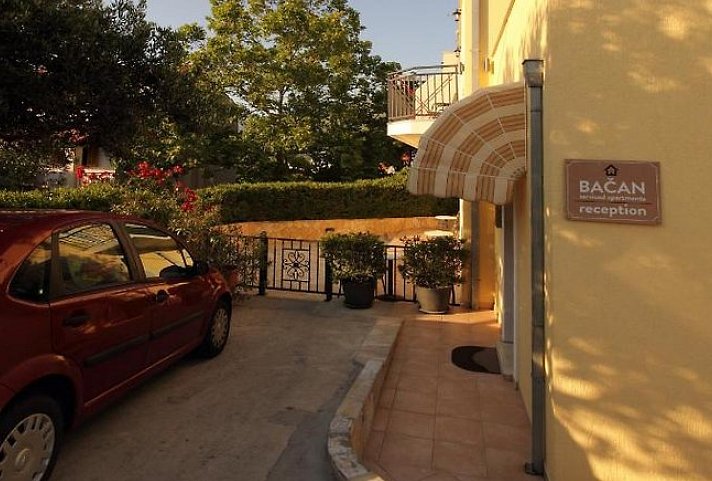 Bacan Serviced Apartments