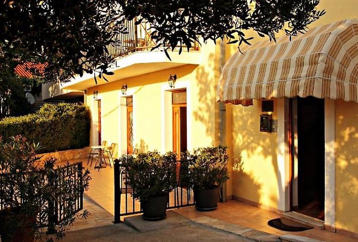 Bacan Serviced Apartments