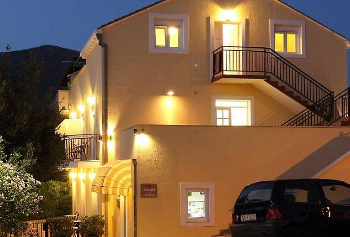 Bacan Serviced Apartments