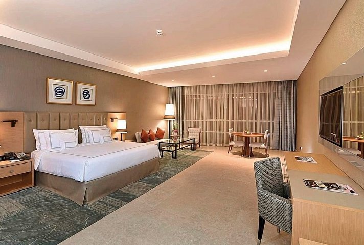 Grand Cosmopolitan Hotel