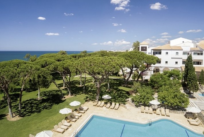 Pine Cliffs Hotel, a Luxury Collection Resort