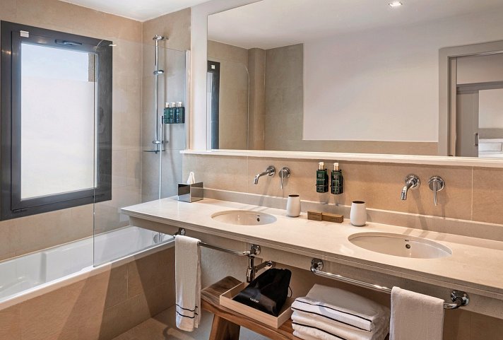 Meliá Lloret de Mar - Badbeispiel Doppelzimmer Standard (Zimmercodierungen DX1 & DX2)