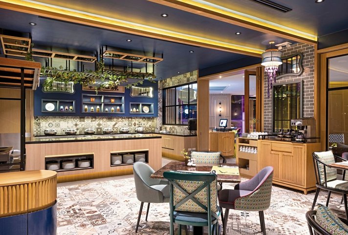 Glow Mira Karon Beach