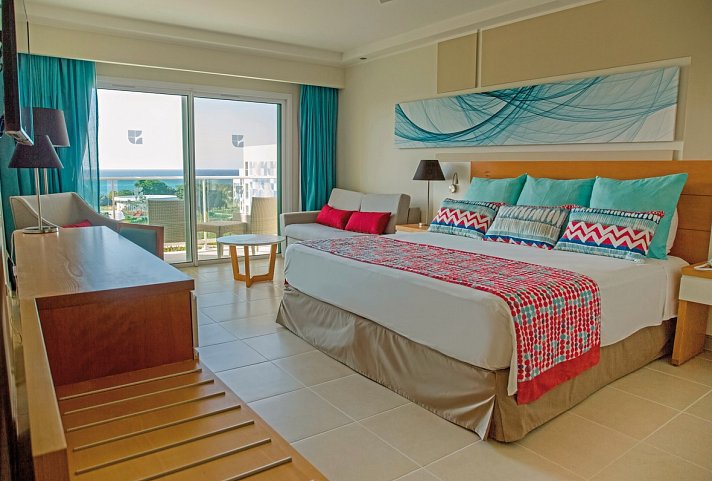Gran Muthu Almirante Beach