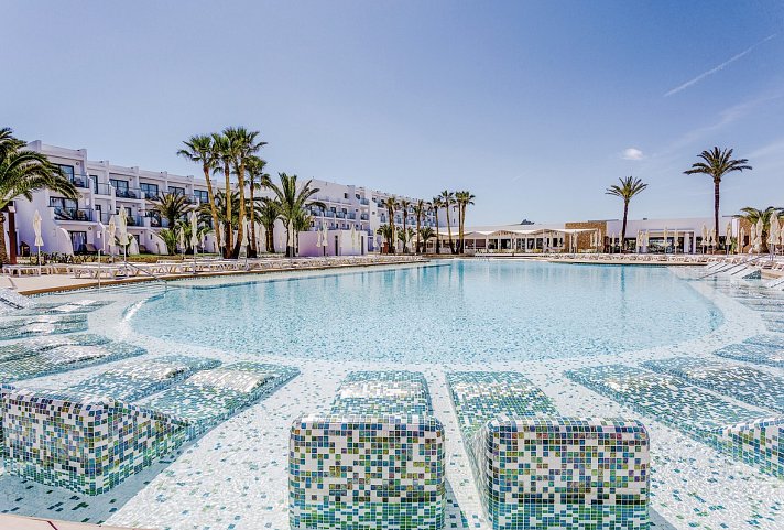 Grand Palladium White Island Resort & Spa