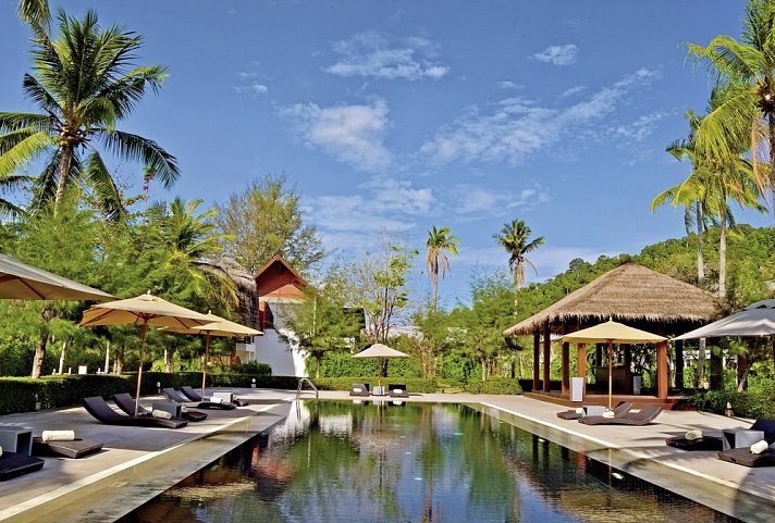 Twin Lotus Resort & Spa