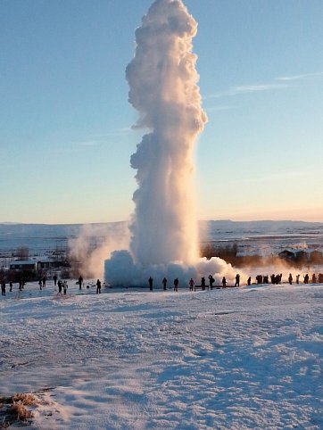 Isländische Naturelemente und Lichtspiele - Geysir, Golden Circle