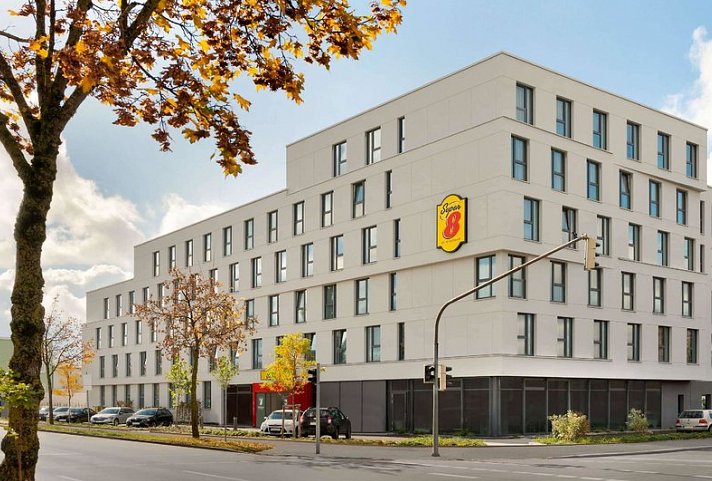 Super 8 by Wyndham Augsburg
