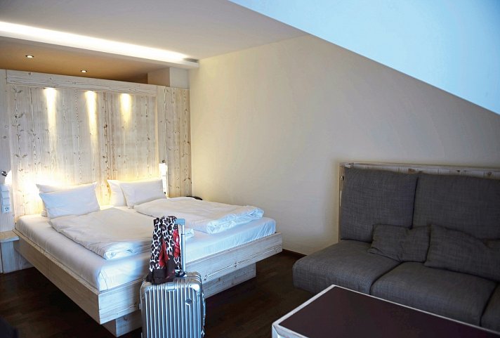 ULRICHSHOF Nature • Family • Design - Wohnbeispiel Suite Midi (Zimmercodierungen WB1 & WB2)