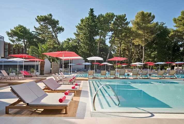 Pelegrin Plava Laguna