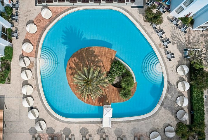 Esperides Beach