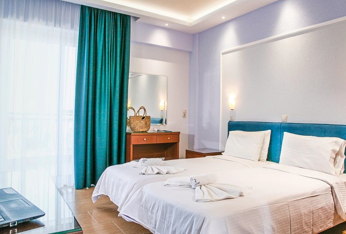 Royal Hotel and Suites
