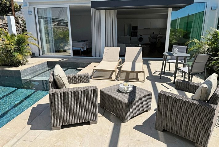 Casitas J