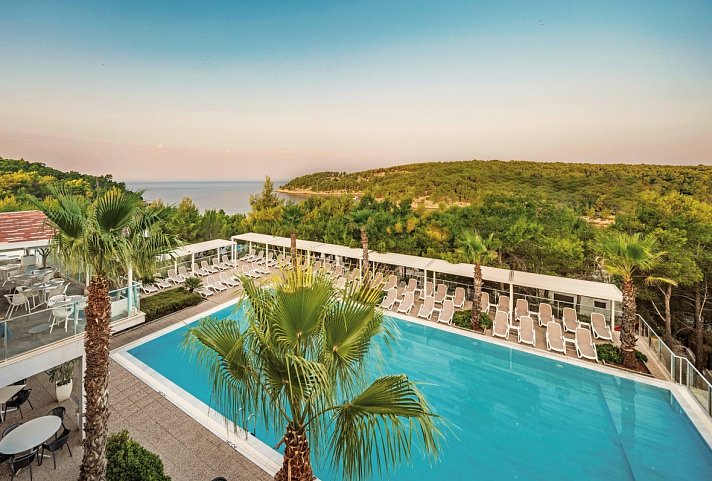 Gava Waterman Milna Resort