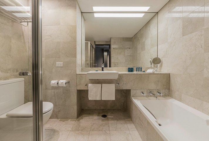 PARKROYAL Darling Harbour - Beispiel Bad (Zimmercodierungen US1 & UD1)