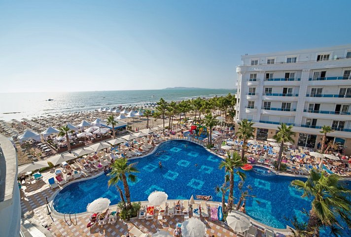 Grand Blue Fafa Resort