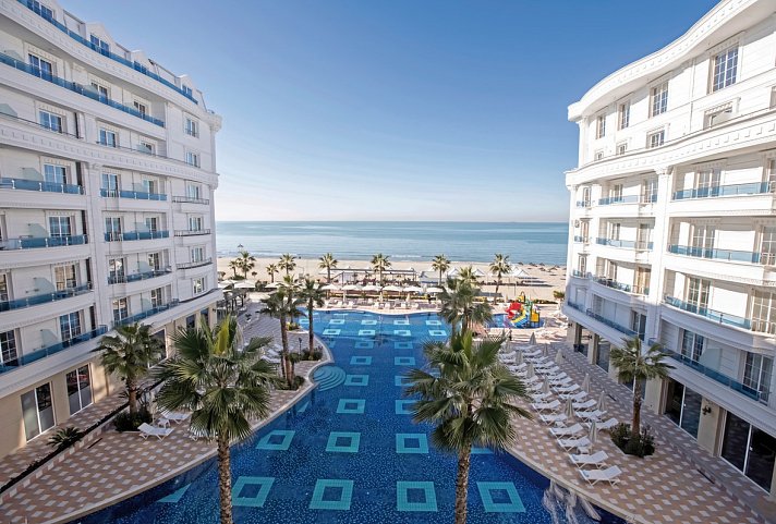 Grand Blue Fafa Resort