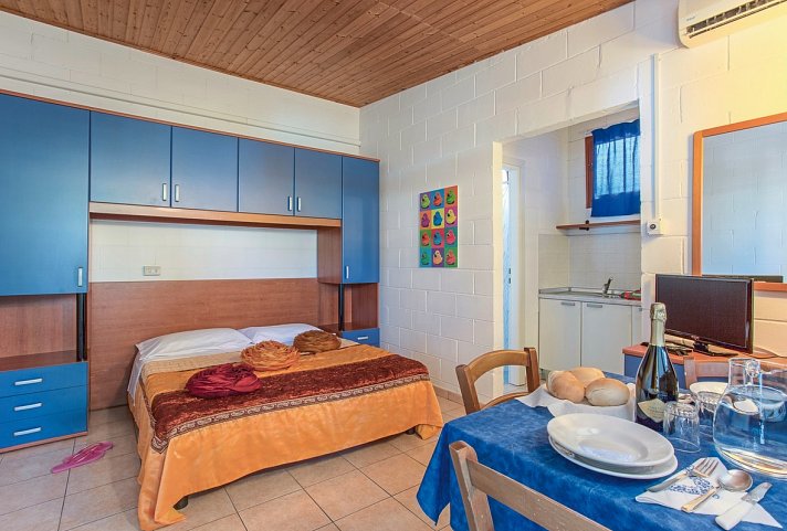 Feriendorf Rosapineta Süd - Wohnbeispiel 1-Raum-Chalet (Zimmercodierung HX1)