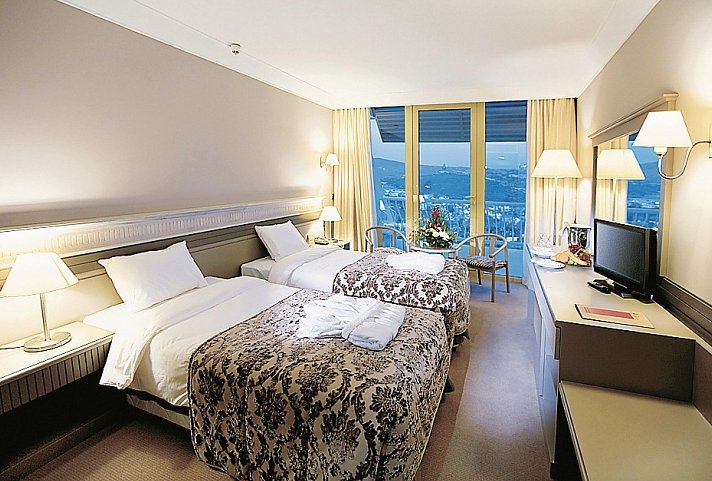 Fantasia Hotel Deluxe - Wohnbeispiel Doppelzimmer seitl. Meerblick (Zimmercodierungen DBN & DCN)