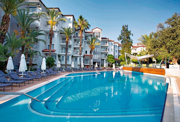 Paloma Marina Suites