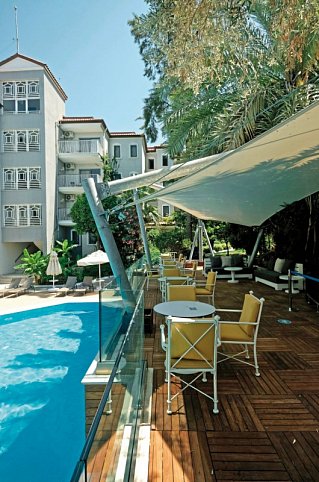 Paloma Marina Suites