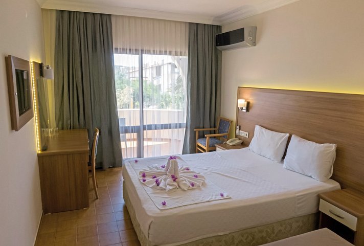 Dogan Paradise Beach Hotel