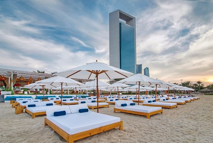Radisson Blu Hotel & Resort Abu Dhabi Corniche - Radisson Blu Hotel & Resort Abu Dhabi Corniche - Strand