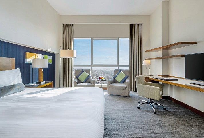 Grand Millennium Al Wahda - Wohnbeispiel Superior Room (Zimmercodierung US1)