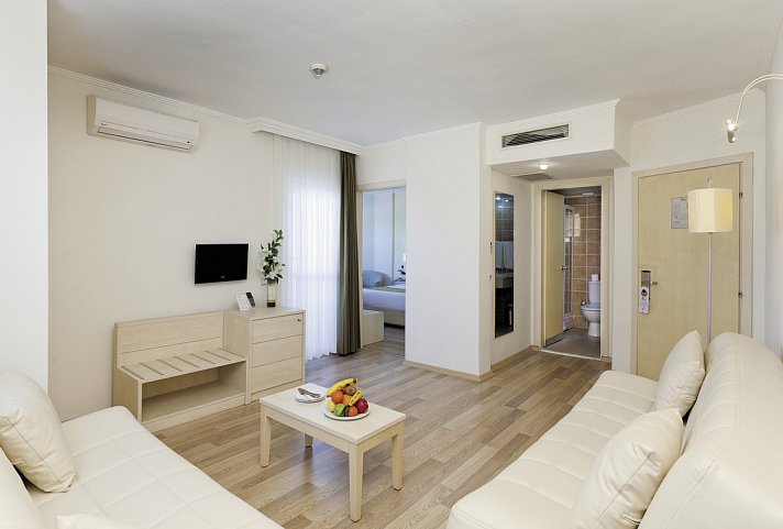Febeach Hotel