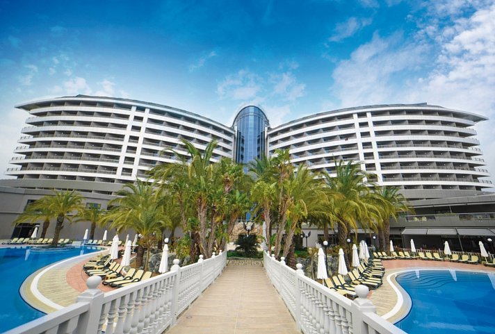 Royal Wings Hotel