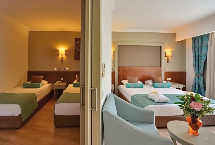 Side Crown Palace - Wohnbeispiel Familienzimmer Landblick (Zimmercodierung FBL)