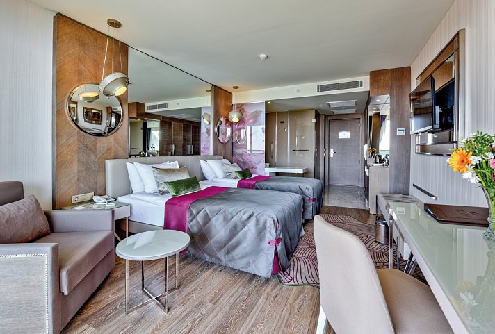 Side Star Elegance