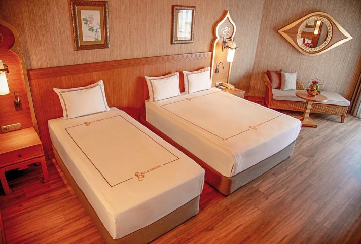 Royal Dragon Hotel