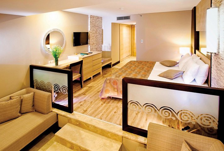 Melas Holiday Village